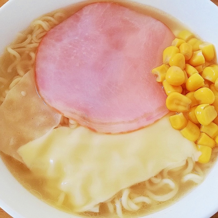 ワンタンチーズコーンらーめん